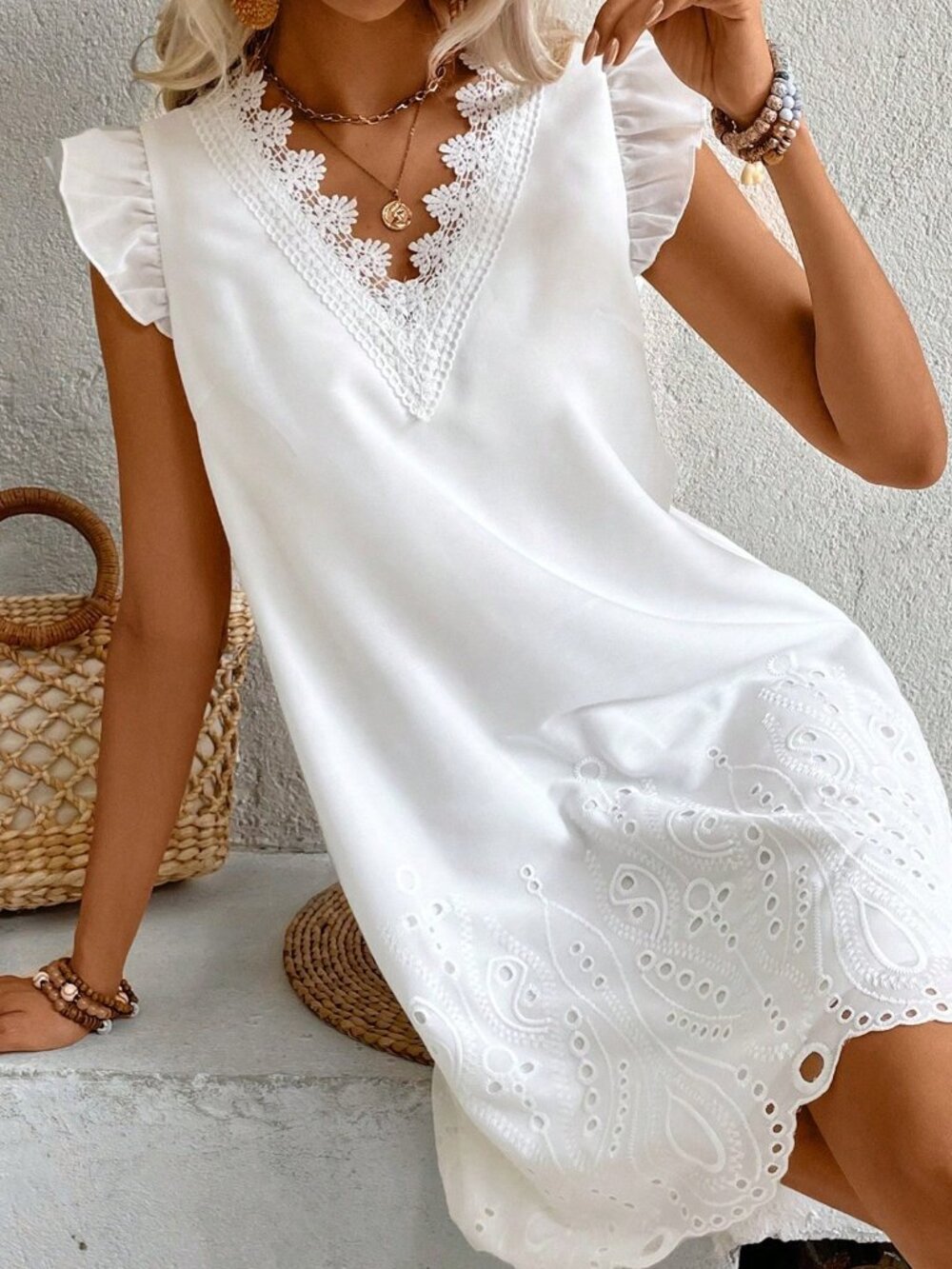 White Boho Women's Textured Fabric Embroidery A-Line Dress - Picture 5 of 6
